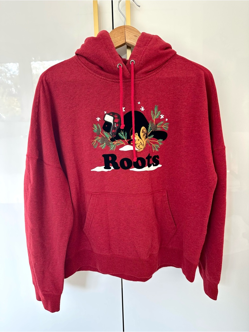 Roots Red Christmas Hoodie Medium
